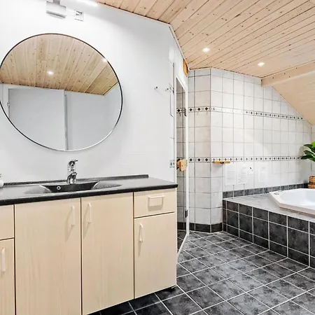 Beautiful In With Sauna Semesterbostad *